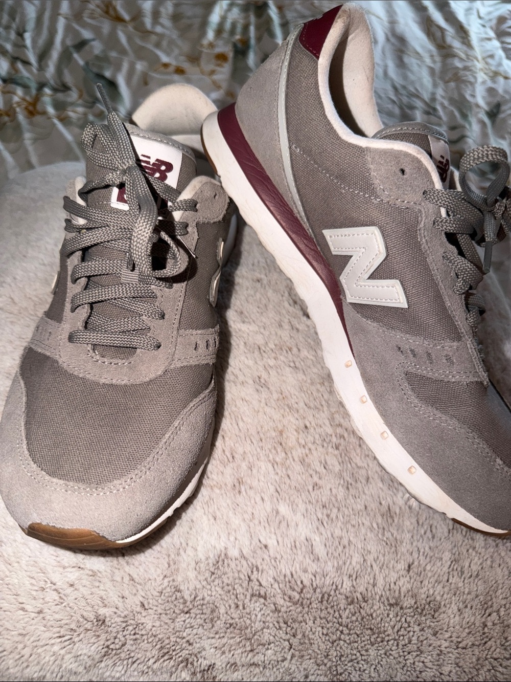New Balance Women's Gray Sneakers with Maroon Accent